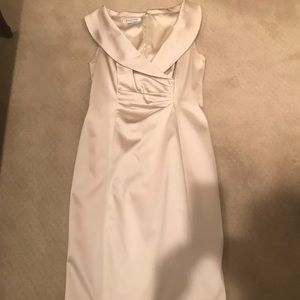 Size 8 soft gold Kay Unger party dress